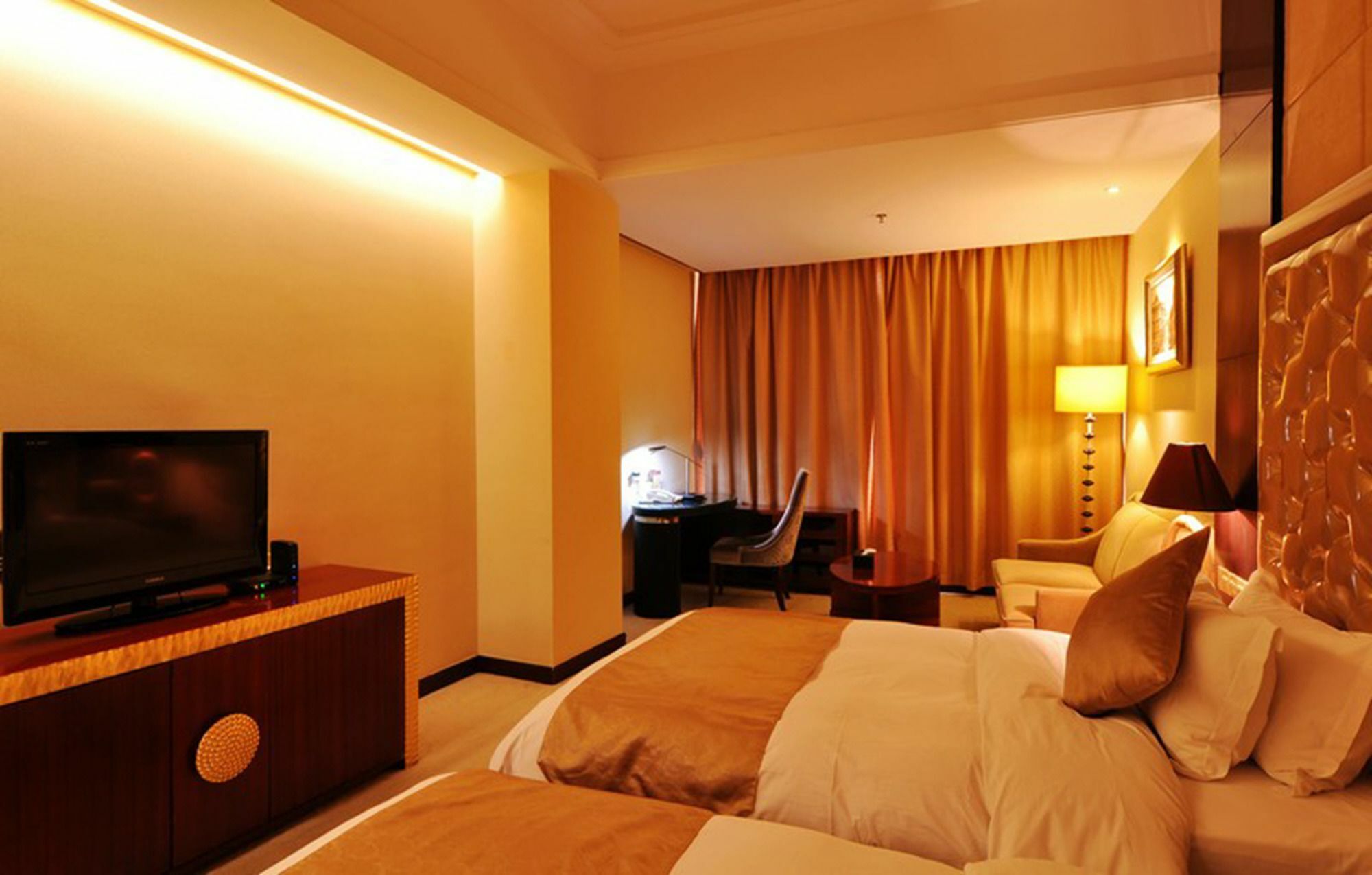 Yuexiu Hotel Guangzhou, Curio Collection By Hilton Exterior foto